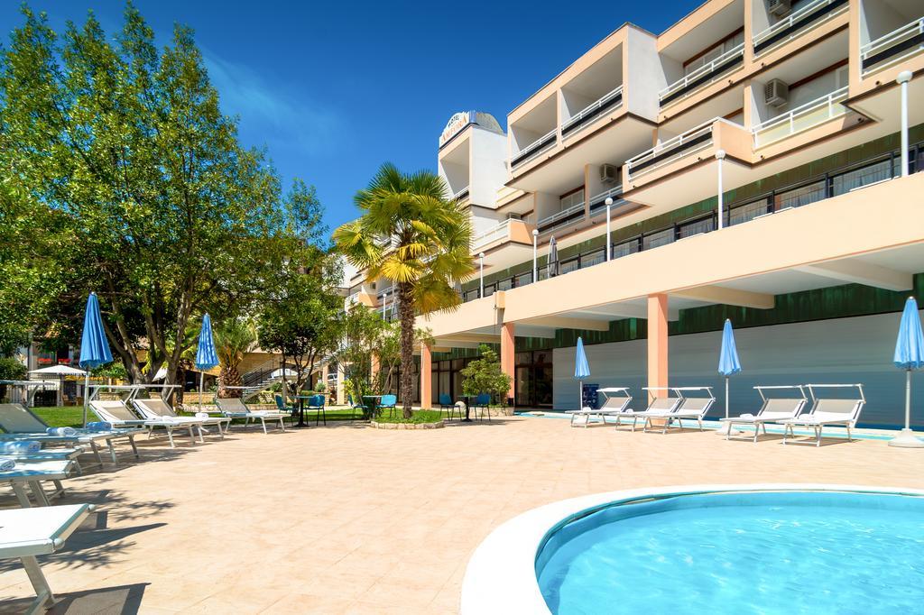 Hotel Amfora Rabac Exterior photo