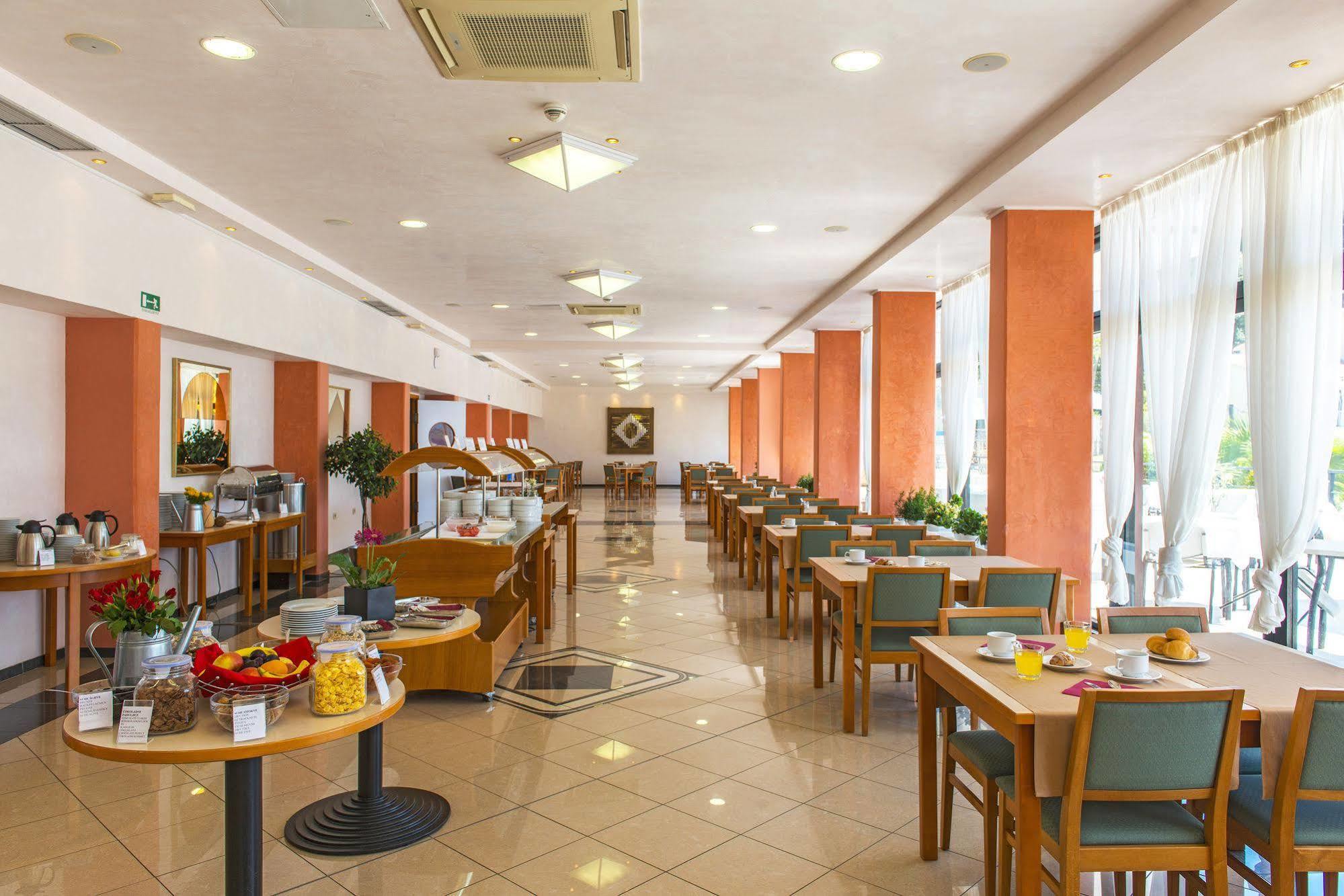 Hotel Amfora Rabac Exterior photo
