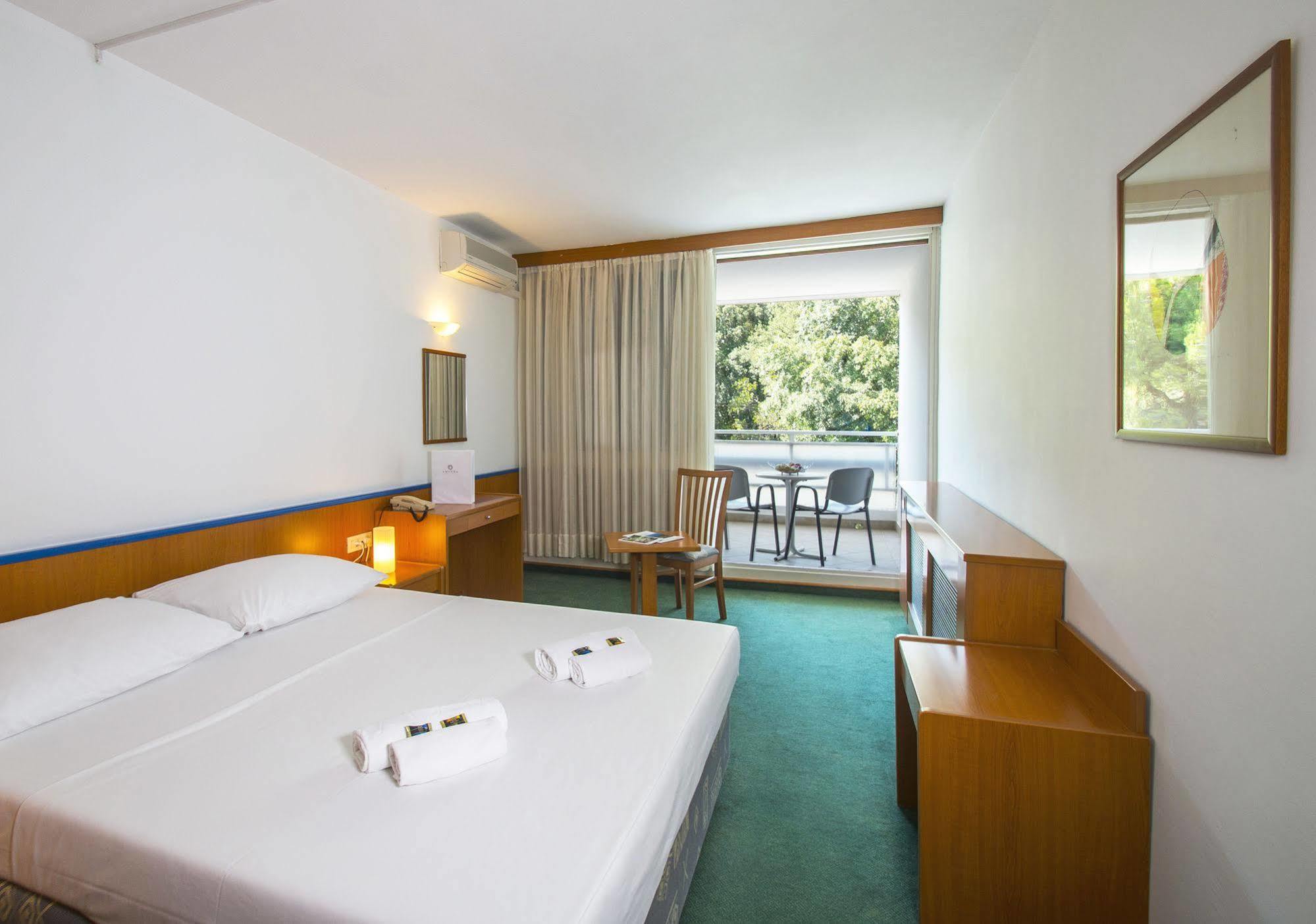 Hotel Amfora Rabac Exterior photo