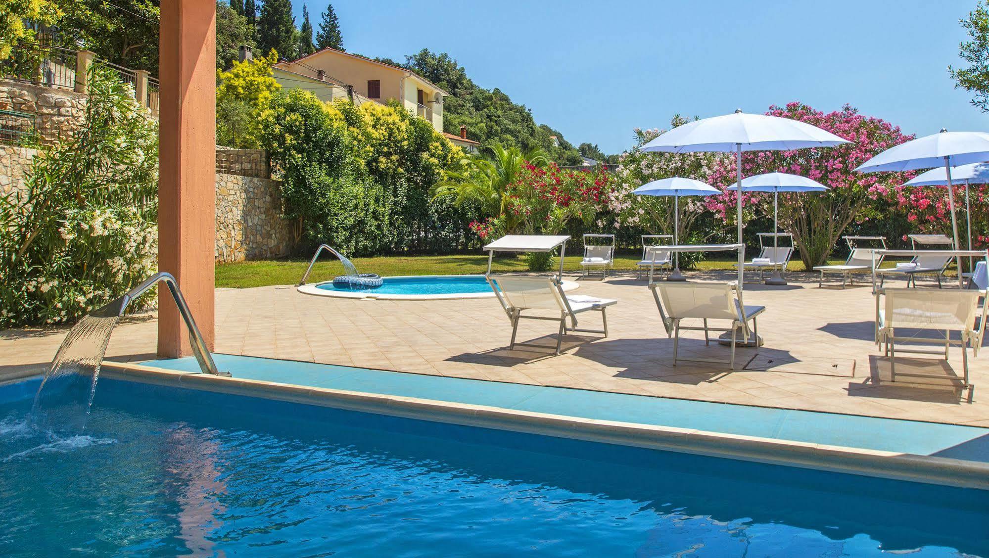 Hotel Amfora Rabac Exterior photo